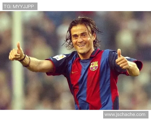 从绿茵场到时尚界足球明星的华丽转身与爱情故事